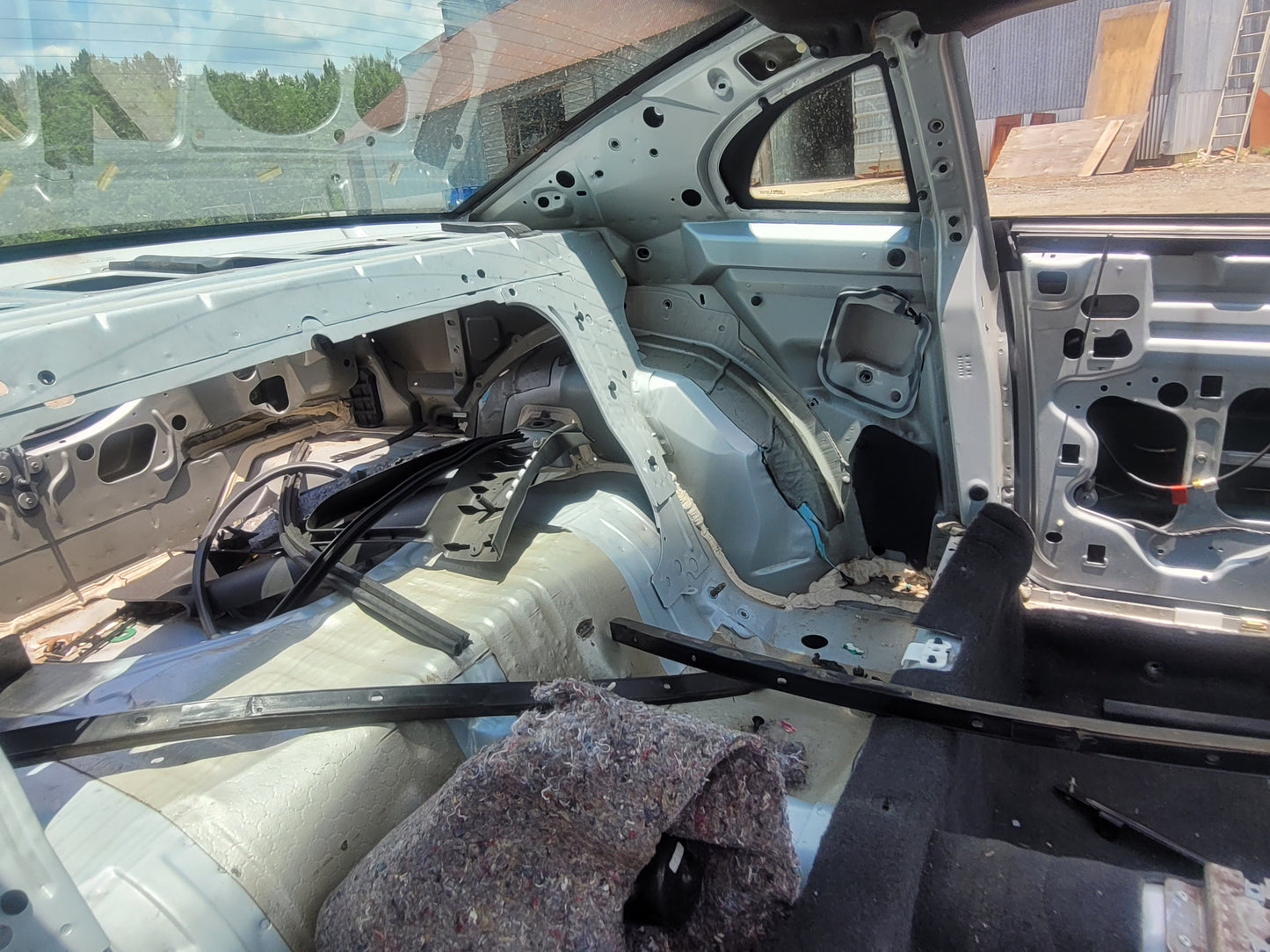 Stock 2573. 2004 Ford Mustang Cobra Coupe Salvage Title Frame Shell