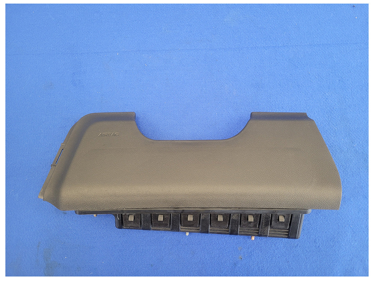 2015-2017 Ford Mustang GT S550 Driver Lower Knee Air Bag 2524 - The Parts Farm