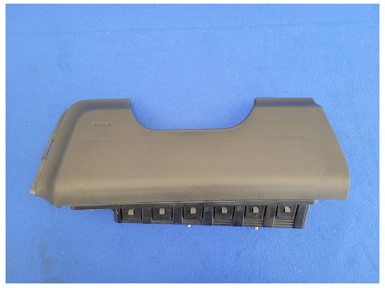 2015-2017 Ford Mustang GT S550 Driver Lower Knee Air Bag 2524 - The Parts Farm