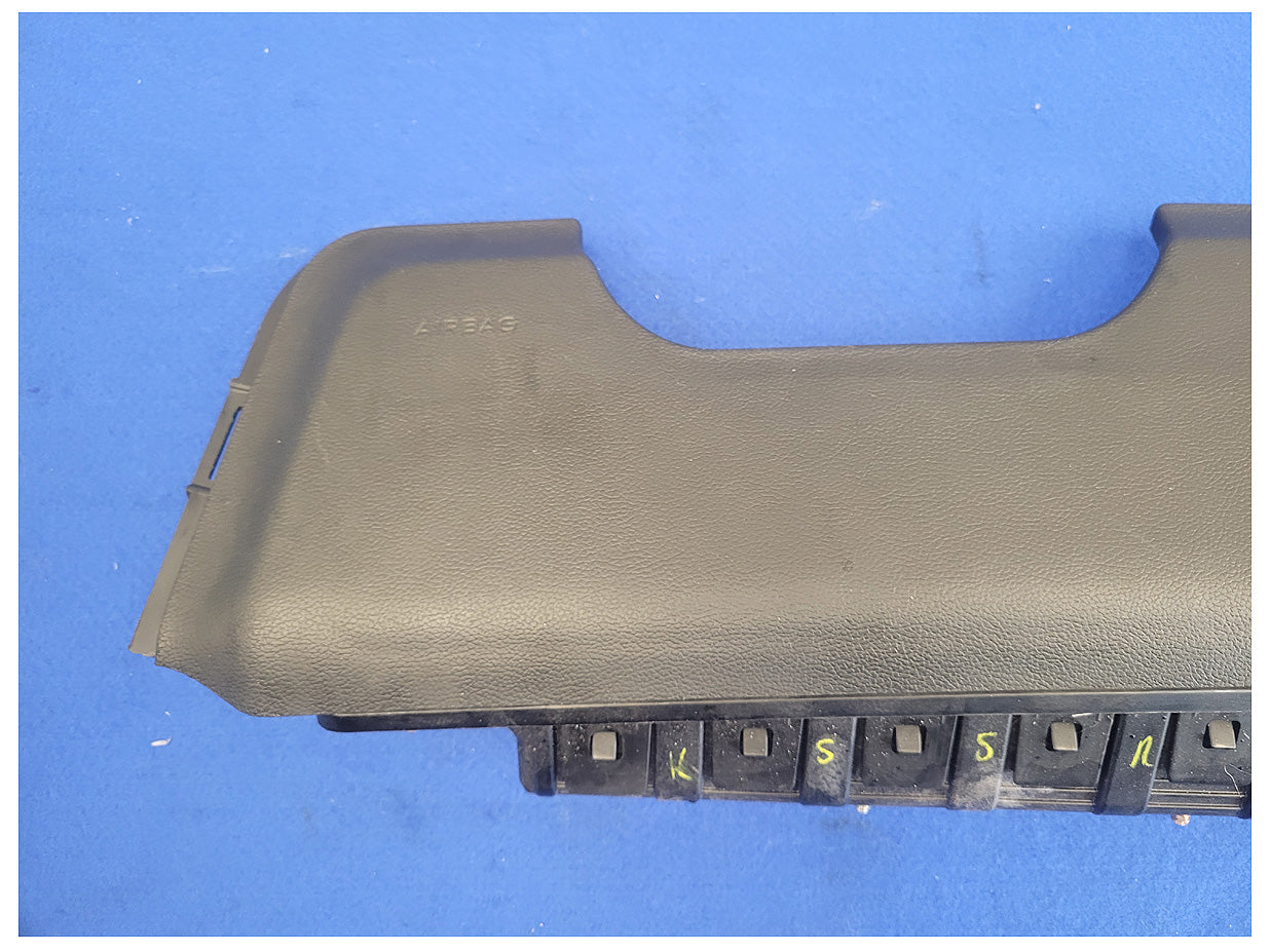 2018-2023 Ford Mustang GT S550 Coupe Driver Knee Lower Air Bag 2535 - The Parts Farm