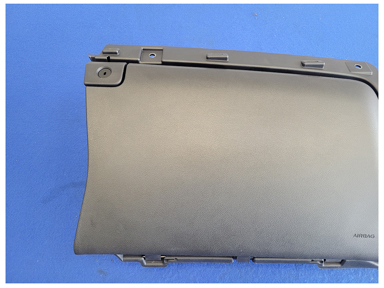 2015-2017 Ford Mustang GT S550 Passenger Glove Box Air Bag Lower Dash 2619 - The Parts Farm