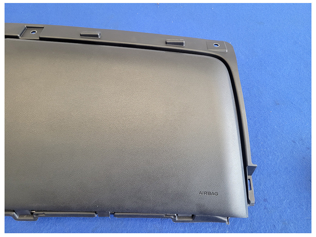 2015-2017 Ford Mustang GT S550 Passenger Glove Box Air Bag Lower Dash 2619 - The Parts Farm