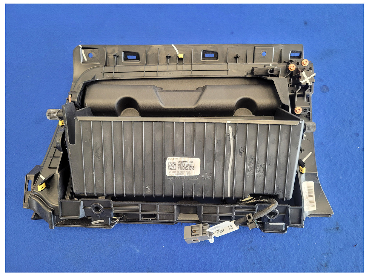 2015-2017 Ford Mustang GT S550 Passenger Glove Box Air Bag Lower Dash 2619 - The Parts Farm