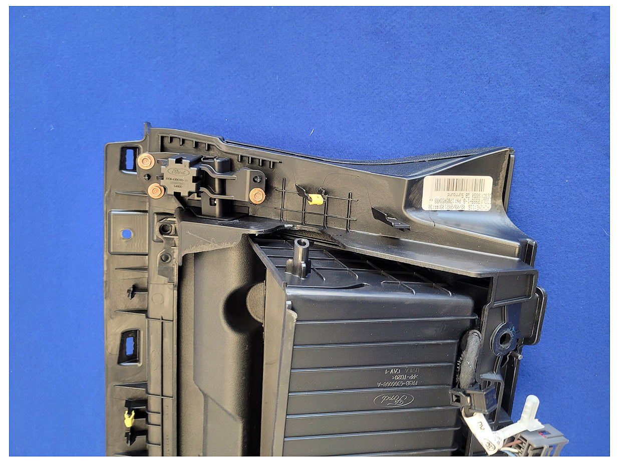 2018-2023 Ford Mustang GT S550 Air Bag Passenger Lower Dash Knee Right 2622 - The Parts Farm