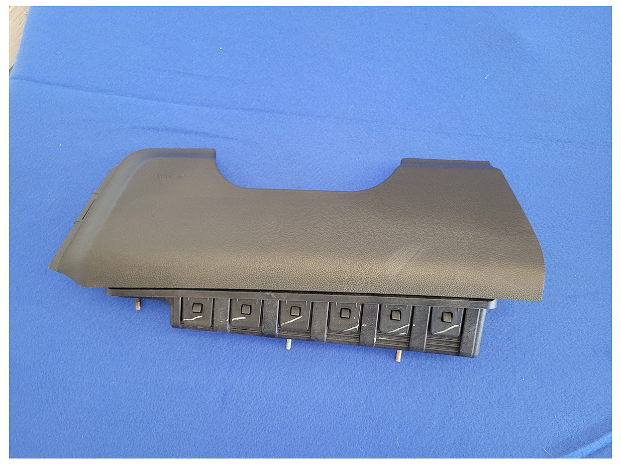 2018-2023 Ford Mustang GT S550 Driver Air Bag Lower Knee Dash Steering 2622 - The Parts Farm