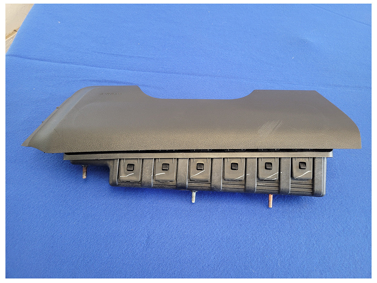 2018-2023 Ford Mustang GT S550 Driver Air Bag Lower Knee Dash Steering 2622 - The Parts Farm