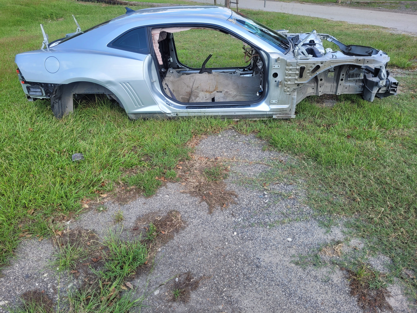 Stock 2608. 2010 Chevrolet Camaro SS Coupe Clear Title Frame Shell Damage 85k Miles
