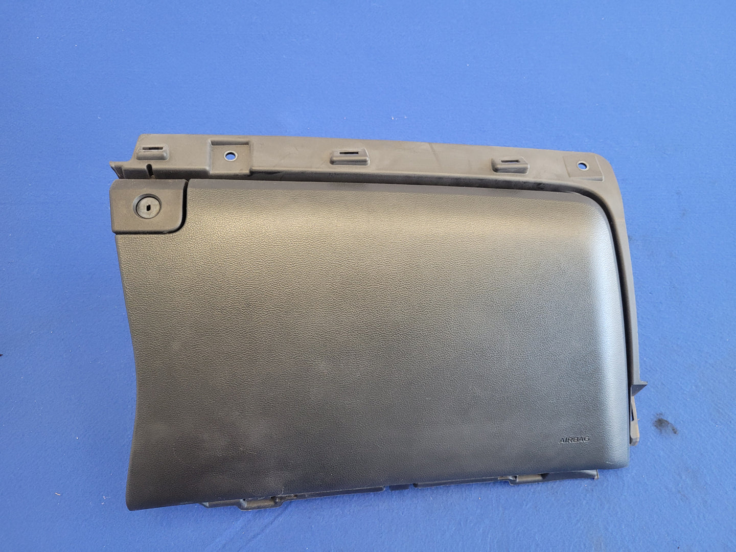 2015-2017 Ford Mustang GT S550 Passenger Air Bag Glove Box Dash Front 2632 - The Parts Farm