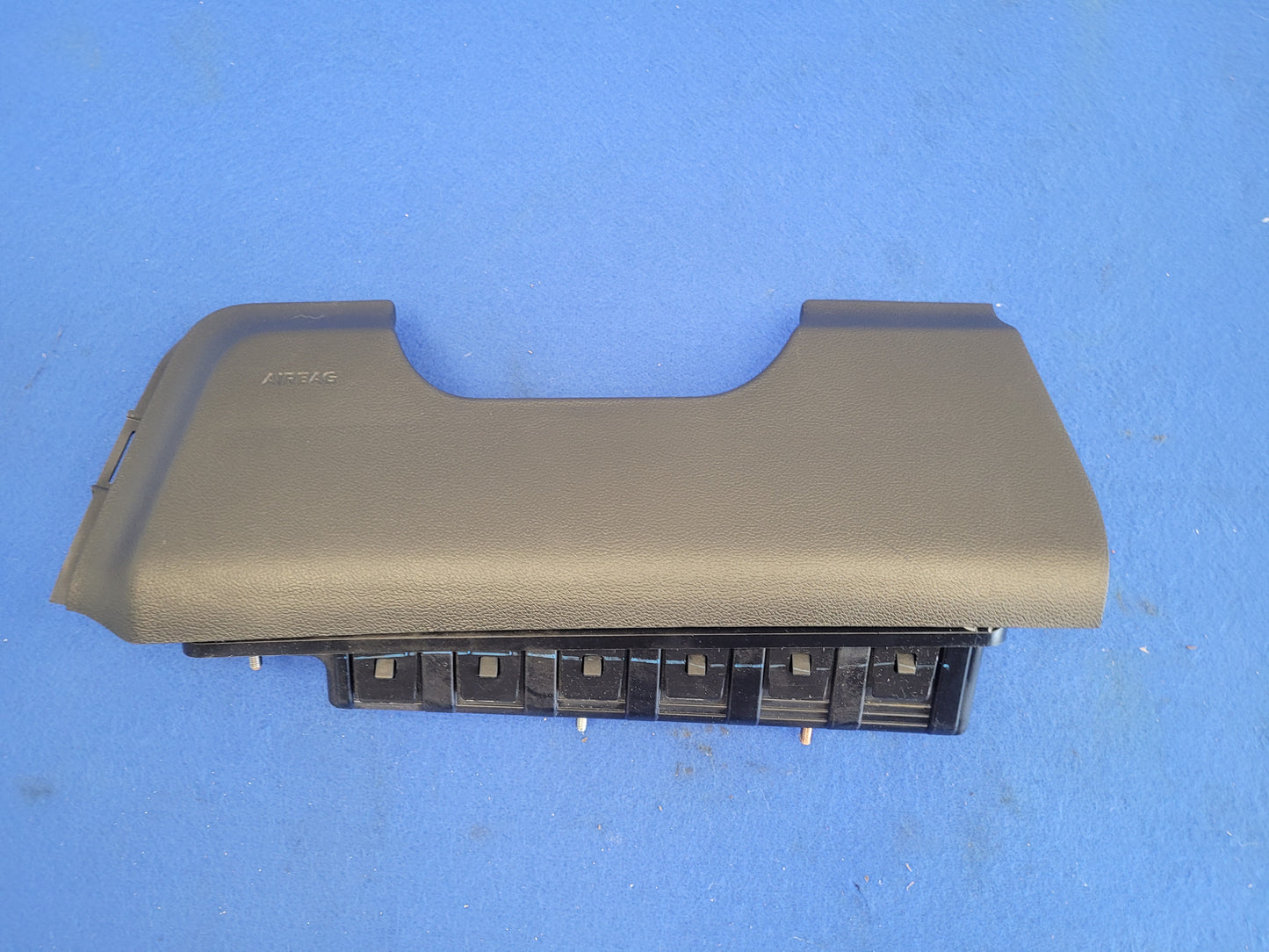 2015-2017 Ford Mustang GT S550 Driver Left Lower Knee Air Bag 2652 - The Parts Farm