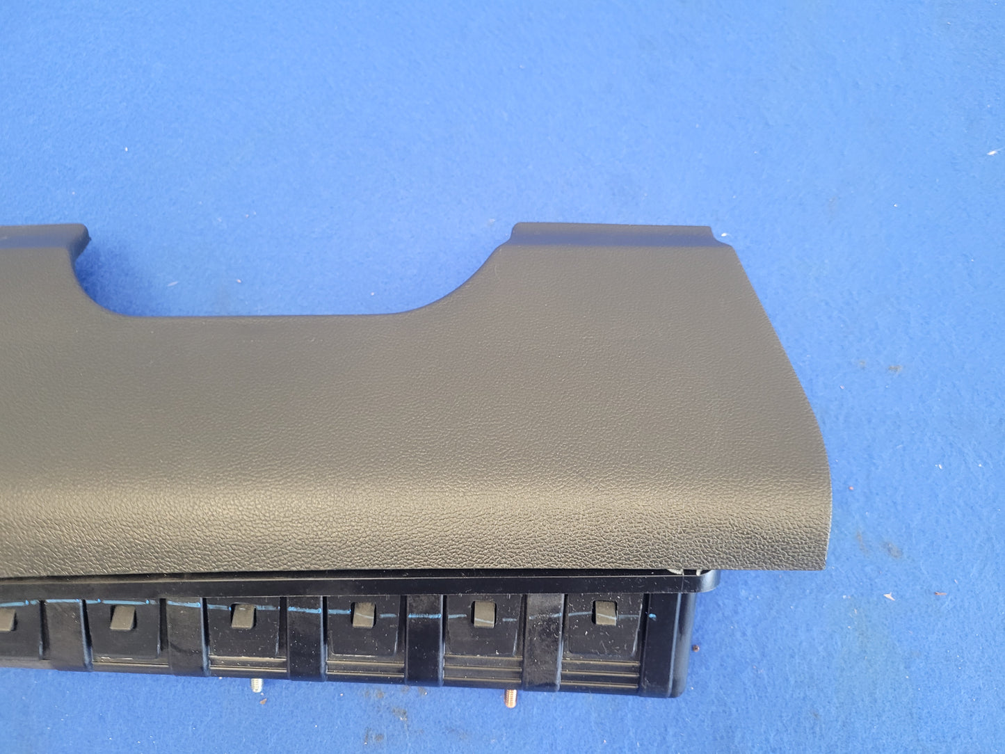 2015-2017 Ford Mustang GT S550 Driver Left Lower Knee Air Bag 2652 - The Parts Farm