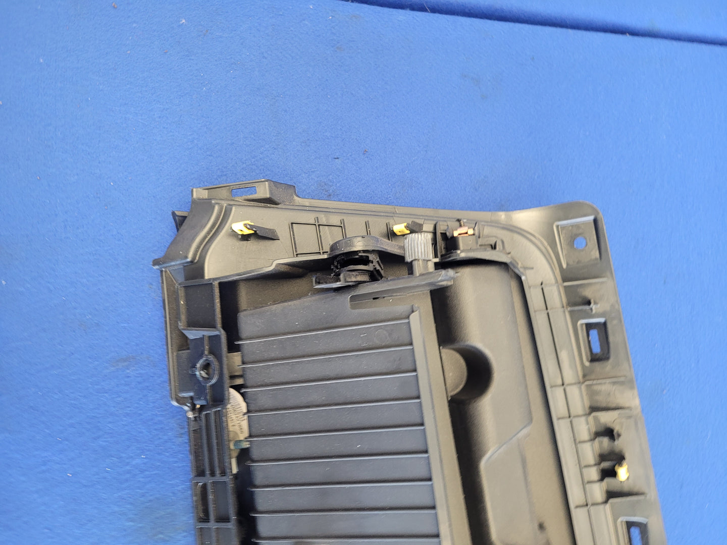 2015-2017 Ford Mustang GT S550 Passenger Lower Knee Air Bag 2652 - The Parts Farm