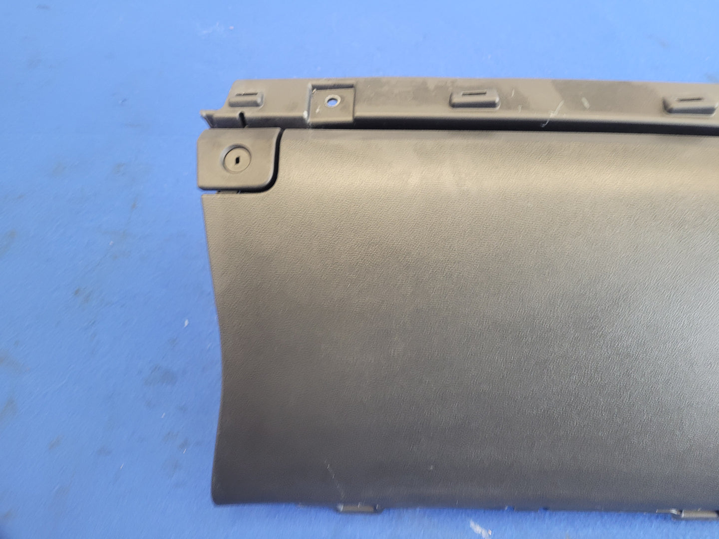 2018-2023 Ford Mustang GT Coupe Passenger Right Lower Knee Dash Air Bag 2665 - The Parts Farm