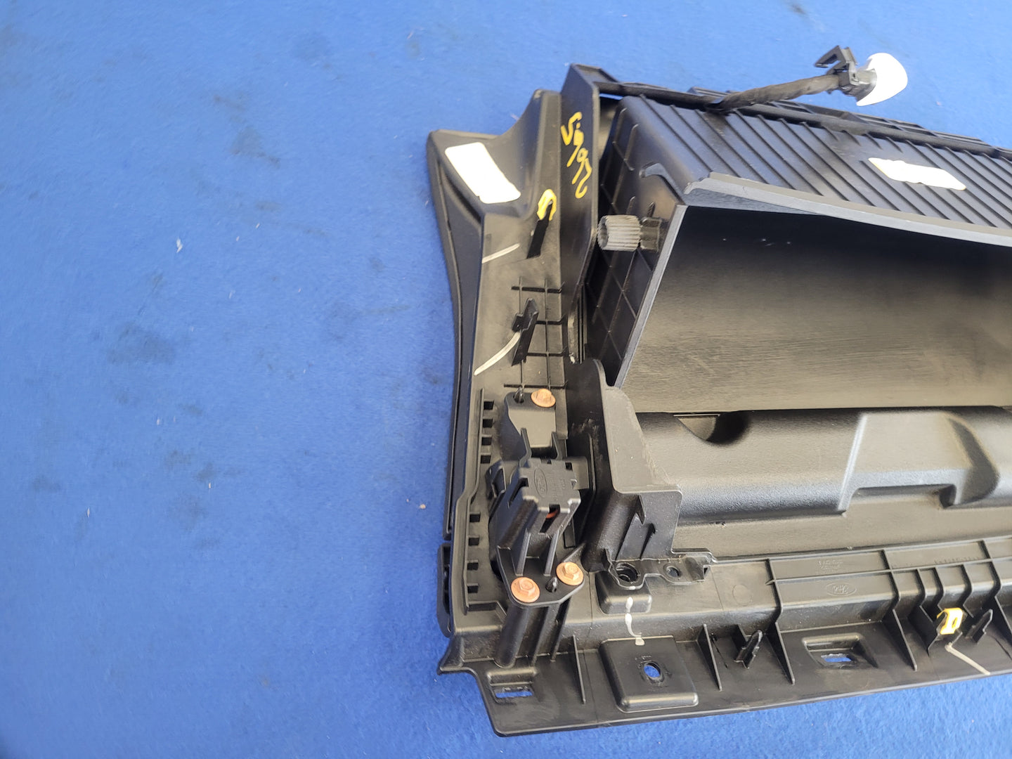 2018-2023 Ford Mustang GT Coupe Passenger Right Lower Knee Dash Air Bag 2665 - The Parts Farm