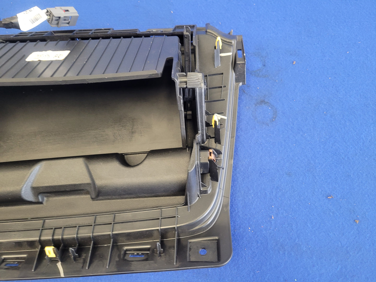 2018-2023 Ford Mustang GT Coupe Passenger Right Lower Knee Dash Air Bag 2665 - The Parts Farm