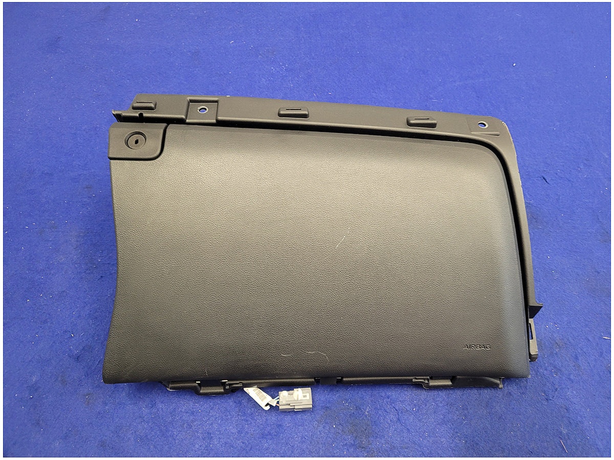 2018-2023 Ford Mustang GT S550 Passenger Lower Knee Air Bag Glove Box 2798