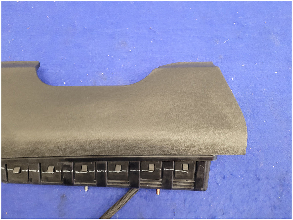 2018-2023 Ford Mustang GT S550 Driver Lower Knee Bag Steering Column Air Bag 2798