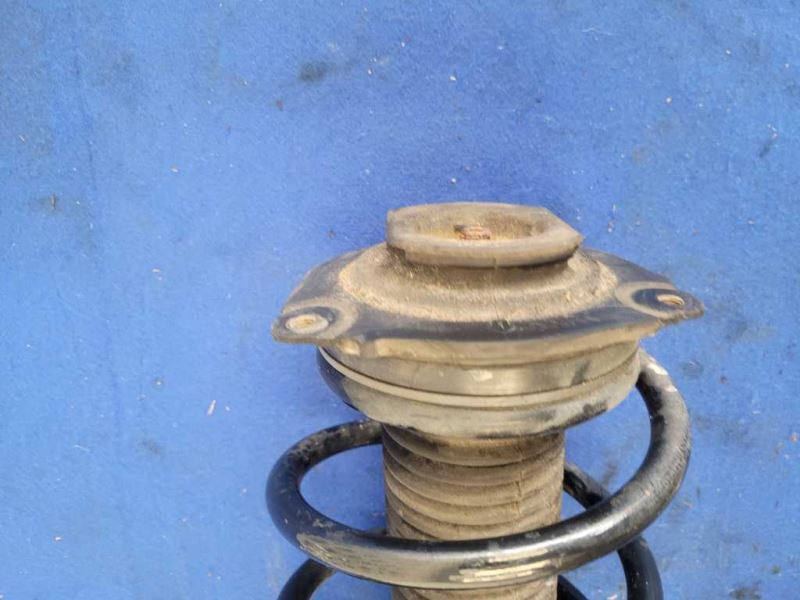 2011-2012 Nissan Leaf Passenger Front Strut Spring Suspension 1856 - The Parts Farm