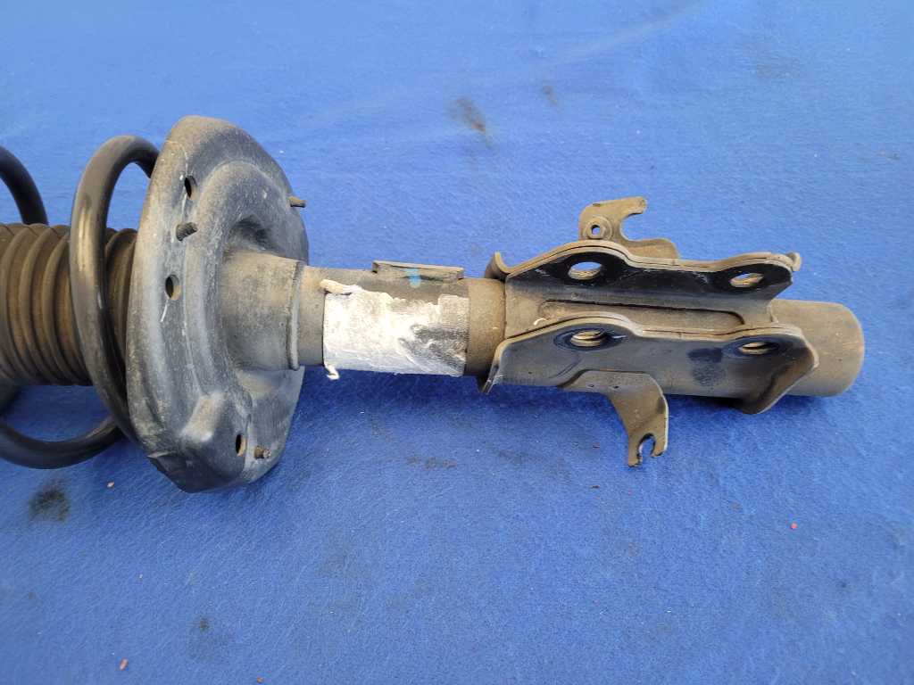 2010-2015 Chevrolet Camaro SS Passenger RH Front Strut Spring Suspension 2626 - The Parts Farm