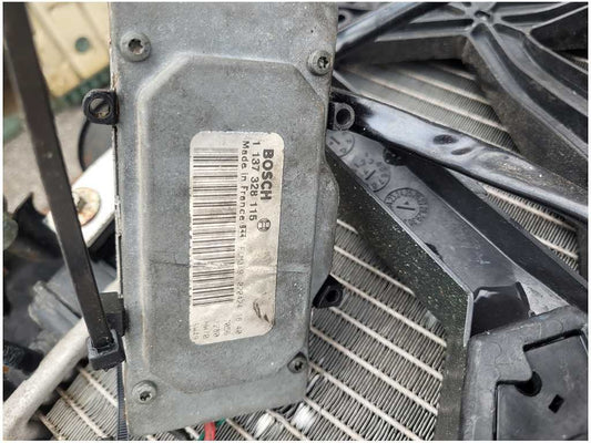 2003-2004 Mercury Marauder Front Fan Radiator Condenser Engine Cooling 2813