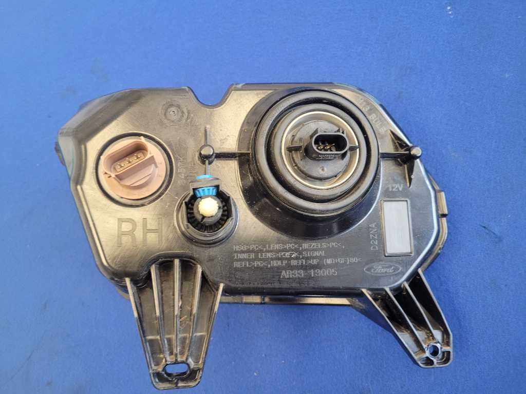 2010-2012 Ford Mustang GT Passenger RH Headlight Front Light Lamp 2639 - The Parts Farm