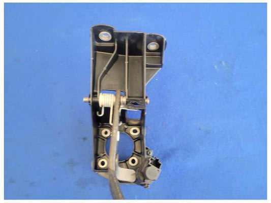 2005-2009 Ford Mustang GT S197 Brake Pedal Assembly Stop Box 2590