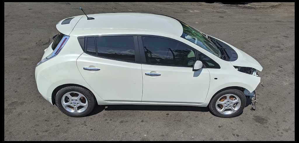 2011-2012 Nissan Leaf Over Head Center Console Roof Top Lid 1856 - The Parts Farm