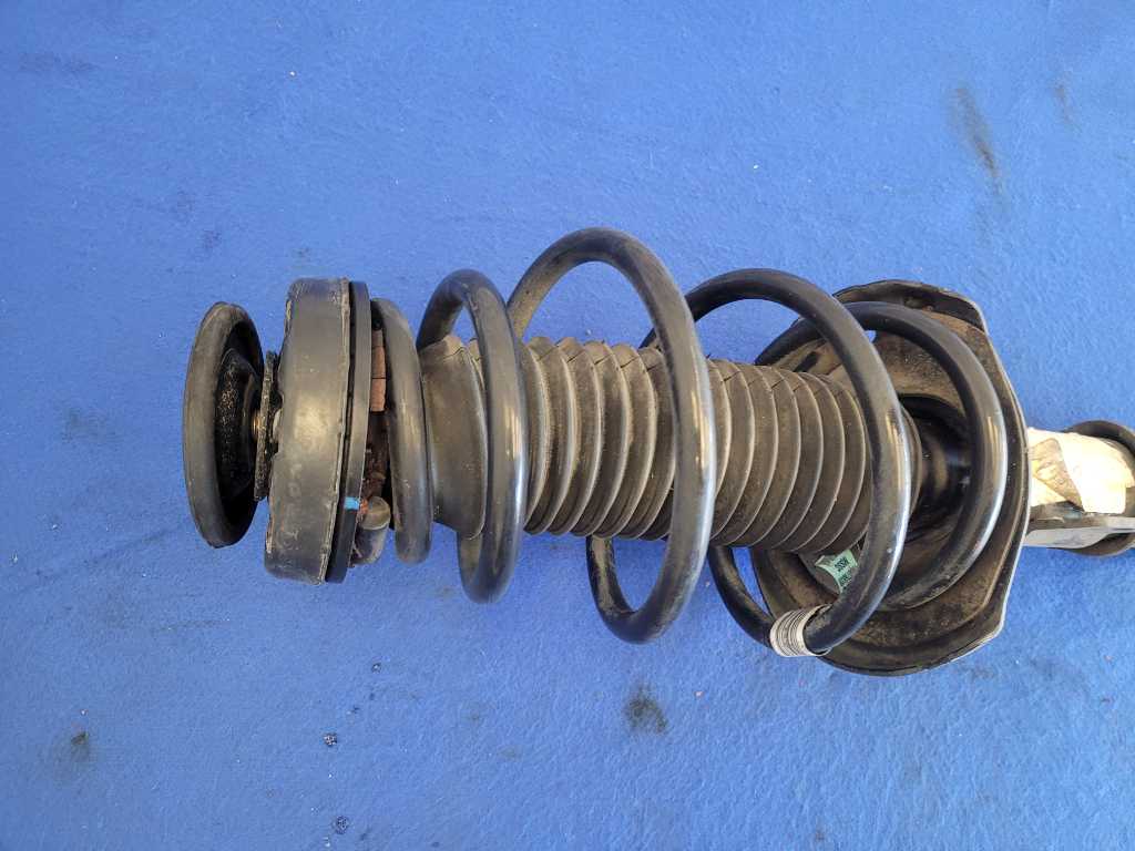 2010-2015 Chevrolet Camaro SS Passenger RH Front Strut Spring Suspension 2626 - The Parts Farm