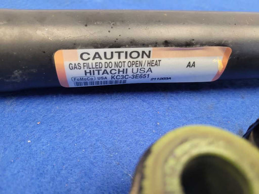2022 Ford F250 F-250 Super Duty Truck Pair Rear Shocks Suspension 2558