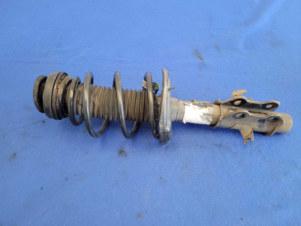 2010-2015 Chevrolet Camaro SS Passenger RH Front Strut Spring Suspension 2626 - The Parts Farm