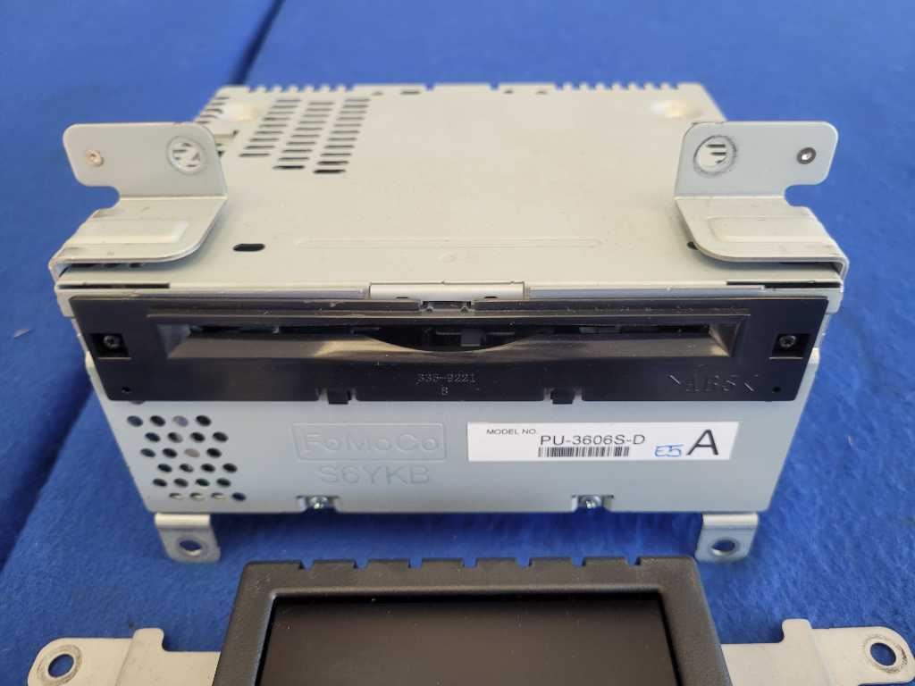 2016 Ford Mustang GT S550 Audio Radio SYNC Receiver Screen AM FM Face Plate 2643 - The Parts Farm