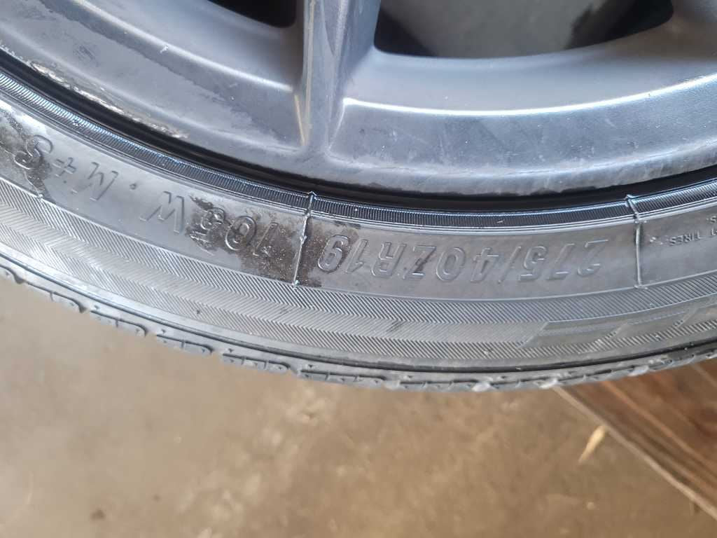 43705704