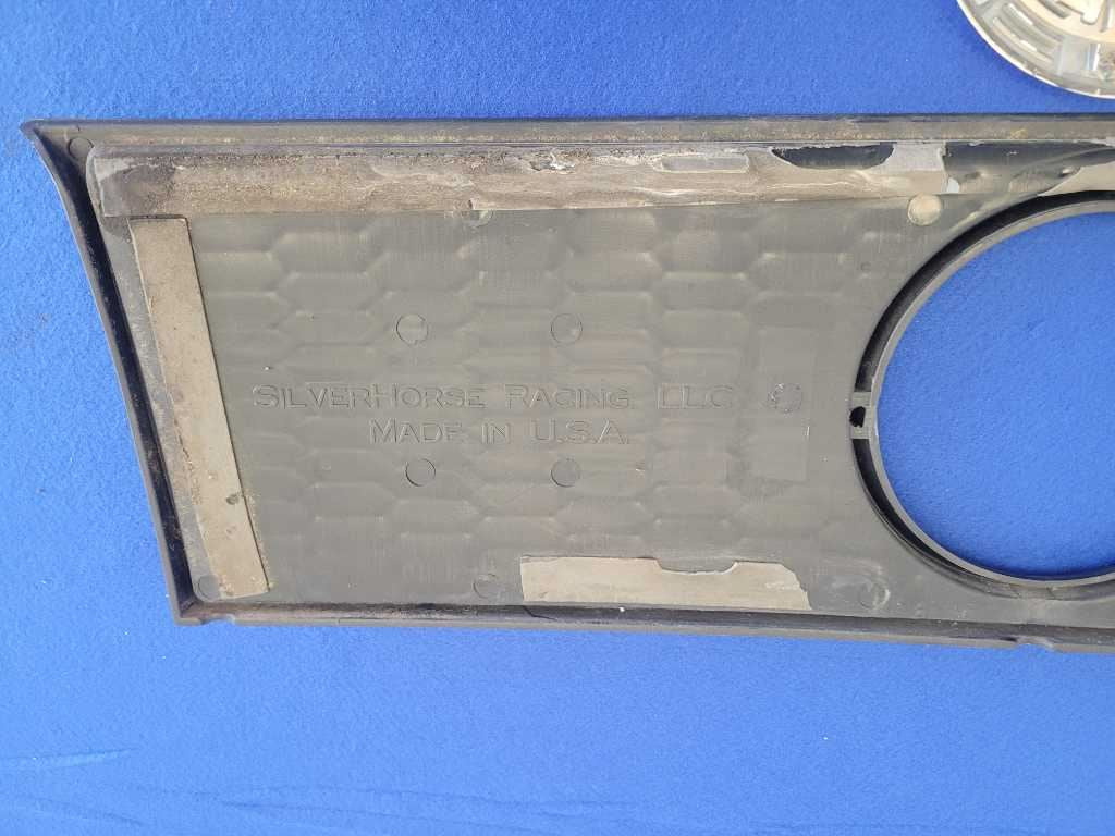 2008 Ford Mustang GT 4.6L Bullitt Rear Finish Panel Trunk Deck Lid Emblem 2645 - The Parts Farm