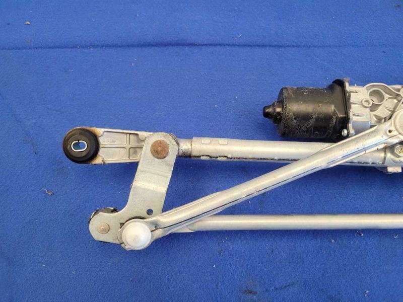 2011-2012 Nissan Leaf Front Windshield Wiper Motor Linkage 1856 - The Parts Farm
