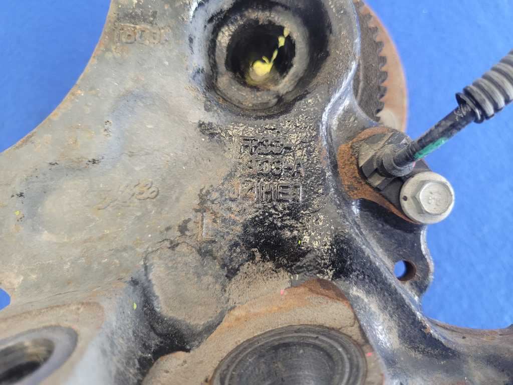 2015-2017 Ford Mustang GT S550 Driver LH Front Spindle Knuckle Hub 2616 - The Parts Farm