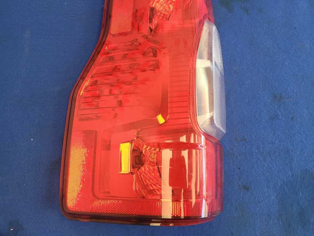 2022 Ford F250SD Pickup Truck Passenger Rear Taillight Lamp Light Lens 2581 - The Parts Farm