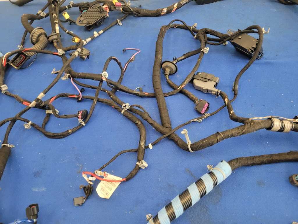 2013 Chevrolet Camaro 1LE SS Coupe Body Wire Wiring Harness M/T Plug 2650 - The Parts Farm