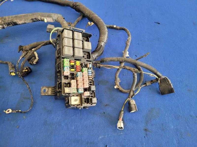 2014 Ford Mustang GT 5.0L Power Distribution Harness Plug Wires Cut Fuse 2629 - The Parts Farm
