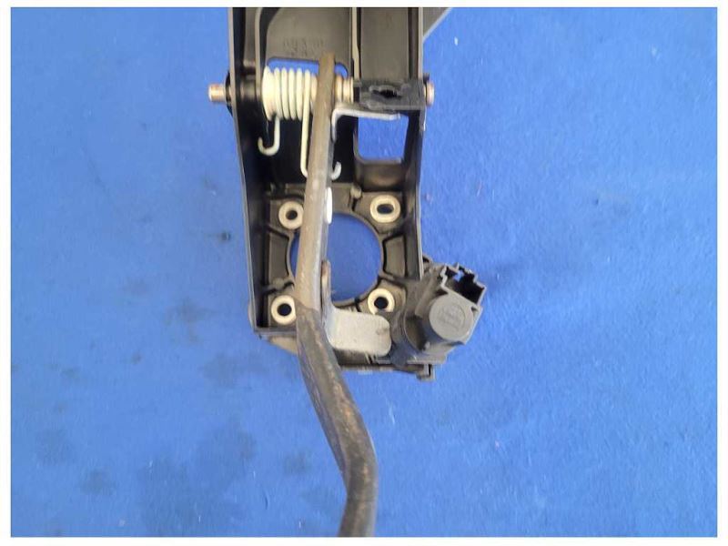 2005-2009 Ford Mustang GT S197 Brake Pedal Assembly Stop Box 2590 - The Parts Farm