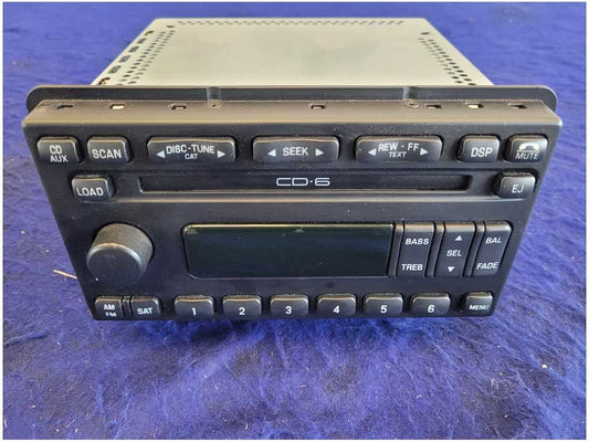 2004 Ford Mustang GT 4.6L Audio Stereo Radio Receiver CD Disc AM FM 2690