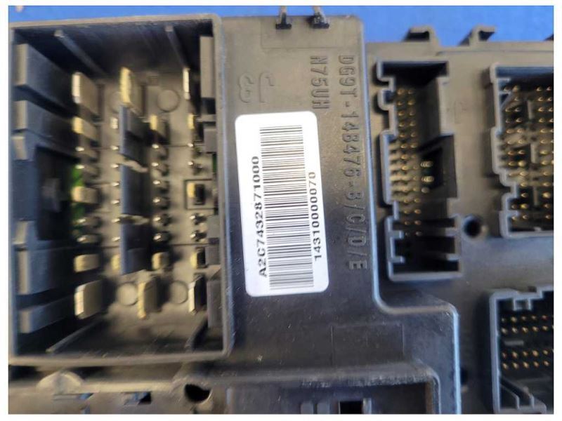 2015 Ford Mustang GT S550 Coupe Fuse Box Power Distribution Engine 2559 - The Parts Farm