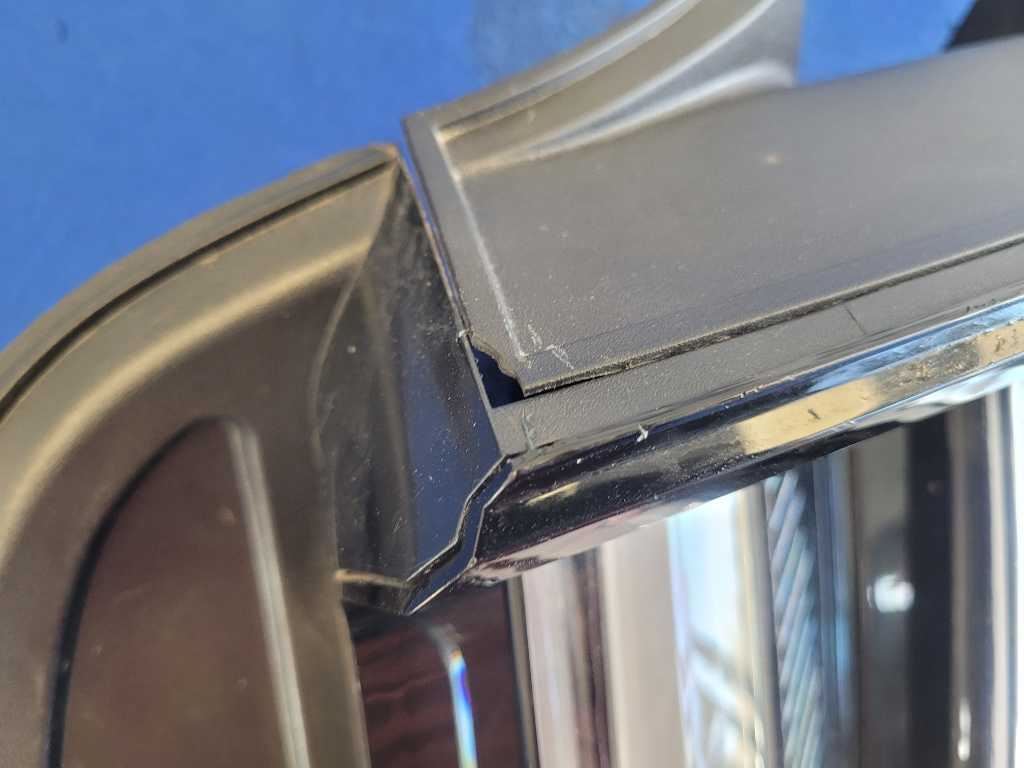 47753894