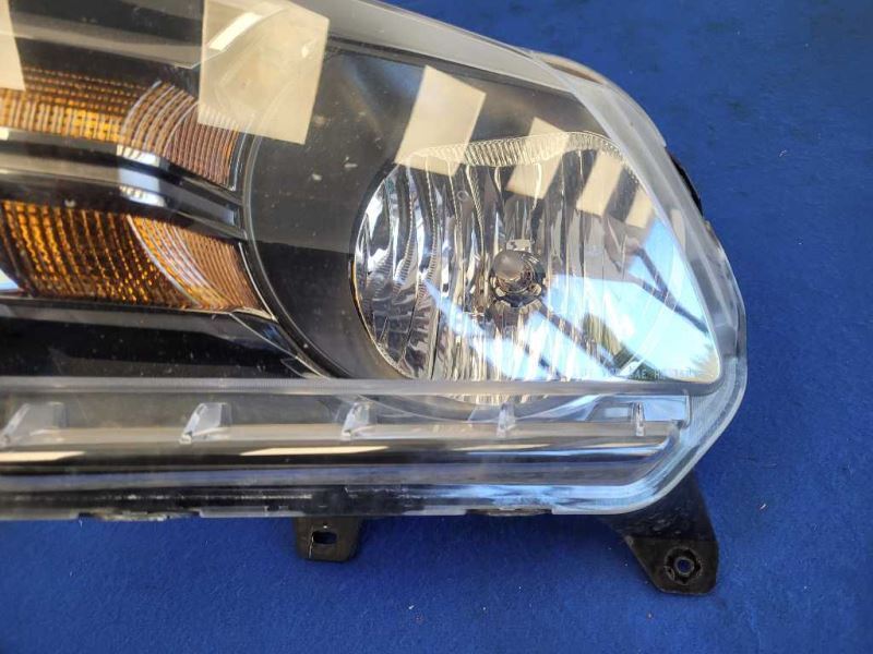 2010-2012 Ford Mustang GT Driver Left Front Headlight Lamp Lens *Broke* 2470 - The Parts Farm