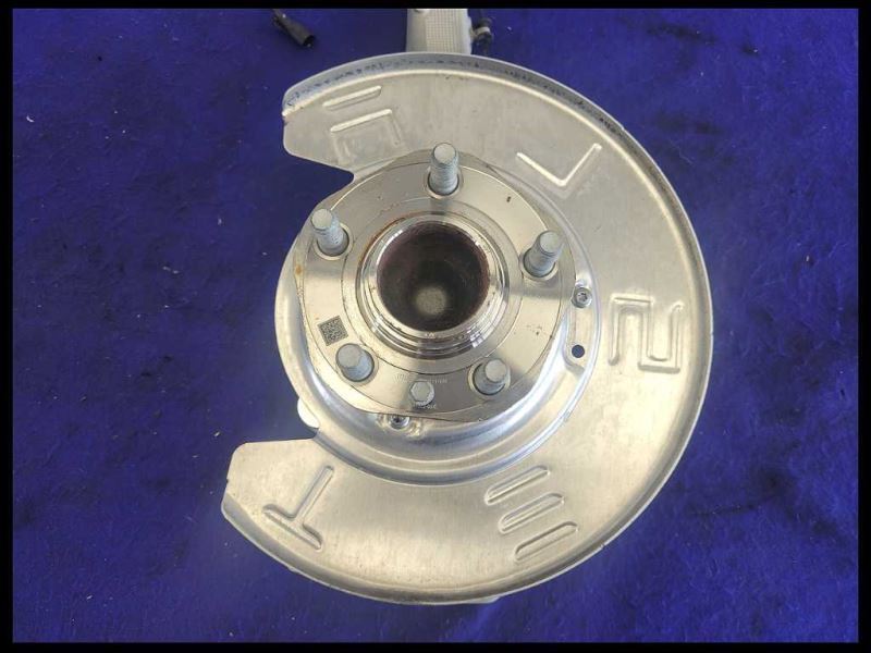 2017-2021 Tesla Model 3 Standard Plus Passenger RH Front Spindle Knuckle Hub - The Parts Farm