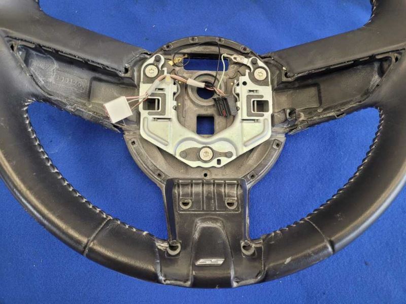 2010-2011 Chevrolet Camaro SS Manual M/T Transmission Steering Wheel C124 - The Parts Farm