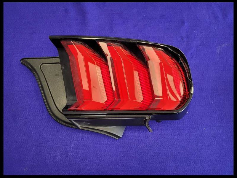 2018-2023 Ford Mustang GT S550 Driver Left LH Tail Light Lamp Brake CRACKED - The Parts Farm