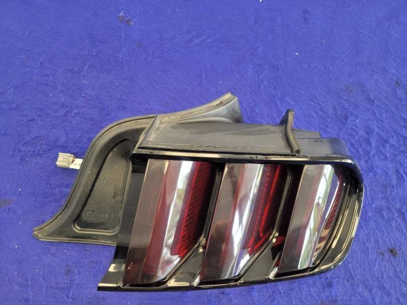 2015-2017 Ford Mustang GT S550 Passenger Right RH Taillight Lamp Brake Lens 2387 - The Parts Farm