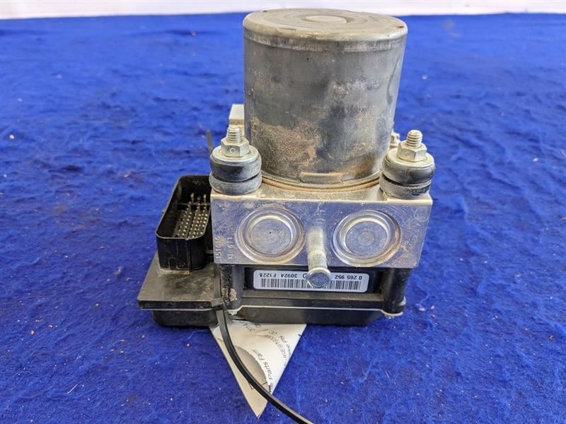 2012-2015 Chevrolet Camaro SS ABS Anti-Lock Brake Module Pump Front Switch 2263 - The Parts Farm
