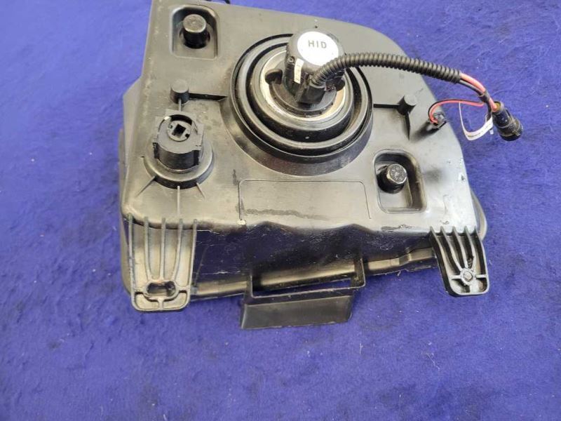 2005-2006 Ford Mustang GT 4.6L Passenger Front Headlight Lamp Lens 2422 - The Parts Farm