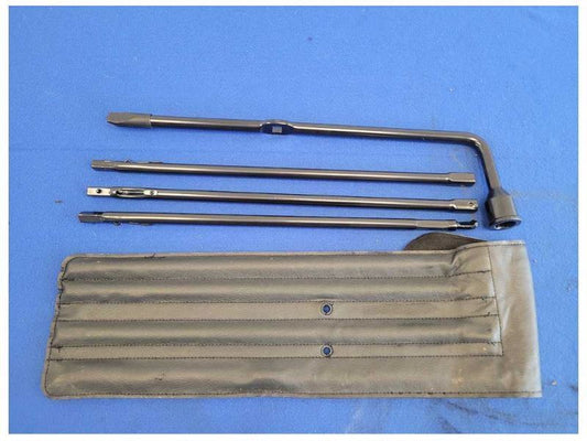 2022 Ford F250 Super Duty Pickup Truck Emergency Tools Roadside 2557