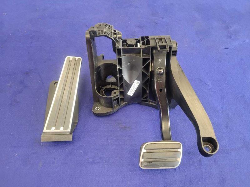 2017 Porsche 911 Turbo 991 Pedal Assembly Brake Dead Pedal No Clutch 2421 - The Parts Farm